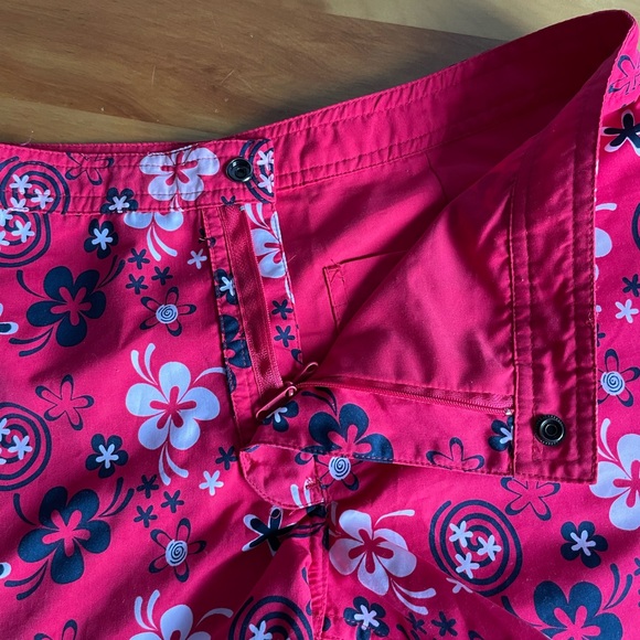 COPY - NWOT Y2K Board Shorts - Picture 10 of 16